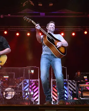 Josh Turner Cedar Rapids